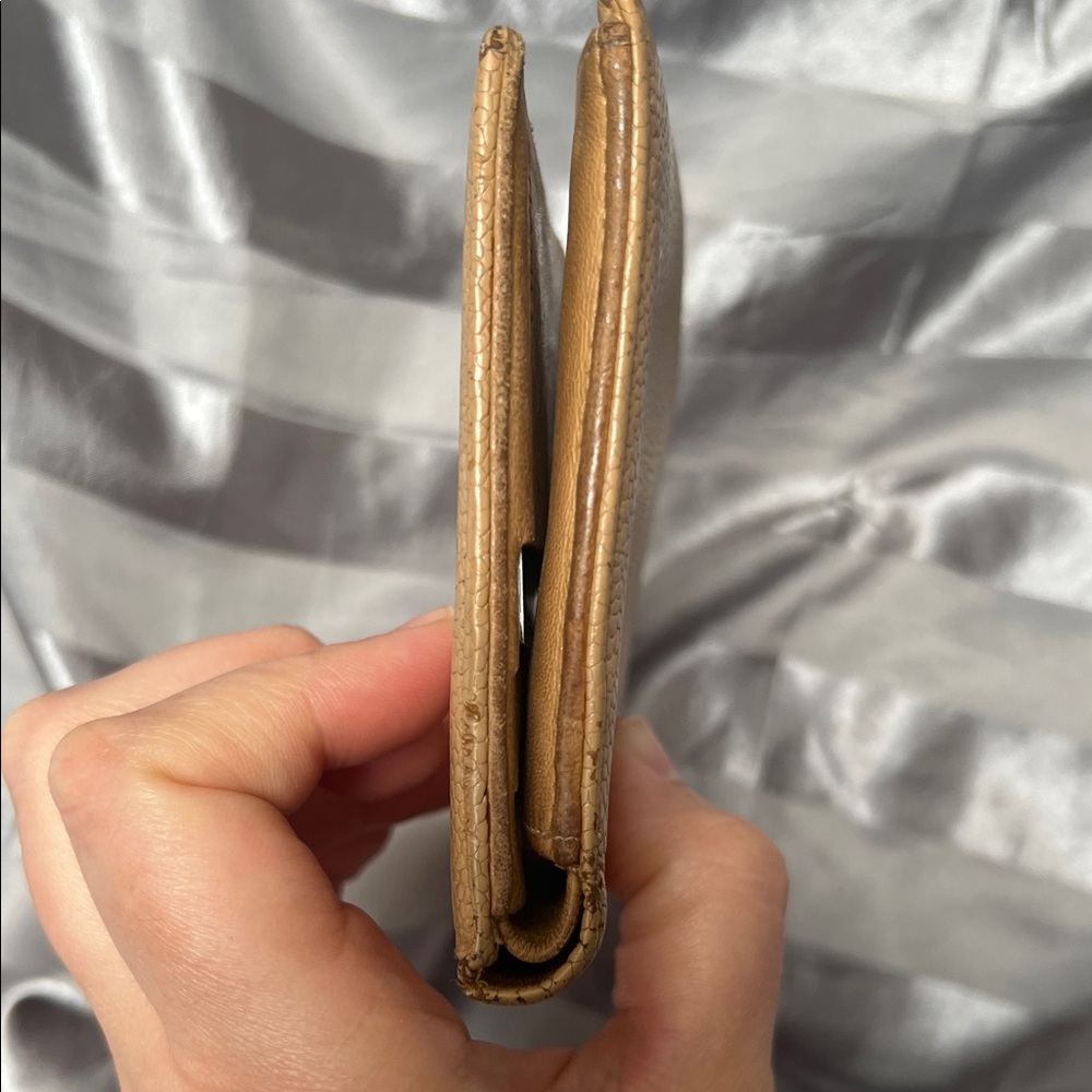 CHANEL Caviar Pebbled Wallet (Beige) - Picture 11 of 12